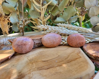 Moonstone red-brown gemstone palm stone pocket stone