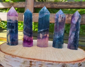 Fluorite tower blue purple obelisk gemstone hand flatterer tip yoga chakra reiki