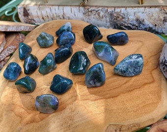moss agate gemstone palm stone