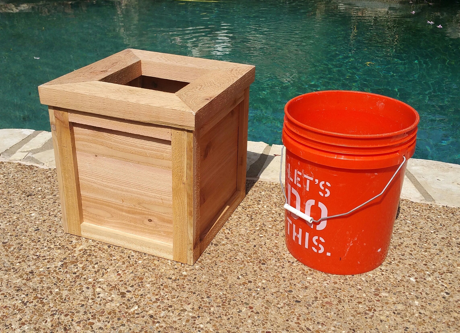 Download PLANS to Build a DIY Wood Planter Box. 5 Gallon Bucket Cover
