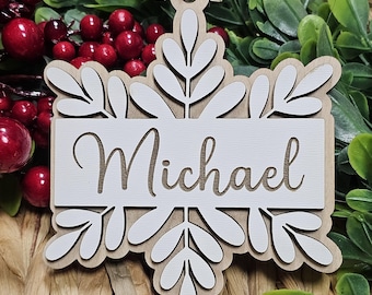 Personalisierte Schneeflocke Ornament, benutzerdefinierte Name Weihnachtsverzierung, Laser gravierte Holzverzierung, rustikale Urlaub Dekor, Geschenkanhänger Andenken