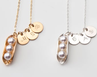 Collar de guisantes en una vaina con iniciales: personalizable para mamá, dos, tres guisantes, gemelos, trillizos, guisantes dulces, niños, CG418GSN.