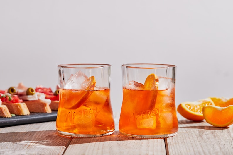 Les verres Aperol originaux. 2 verres à boire. Gobelet à cocktail écologique pour l'happy hour, coffret cadeau Aperol spritz time inclus image 4