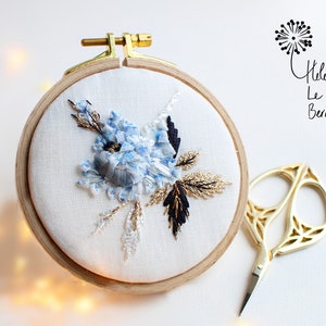 Embroidery kit "BLUE GOLD"