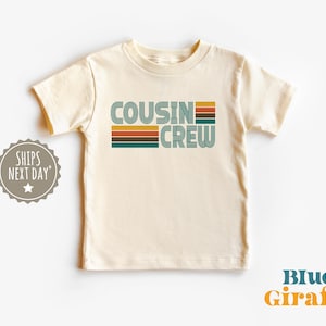 Retro Cousin Crew Toddler Shirt - Kolorowa Vintage Cousin Club Kids Shirt - Uroczy rodzinny T-shirt dla maluchów - kuzyn crew shirt
