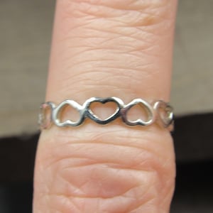 Size 5 Sterling Silver Hearts Band Ring