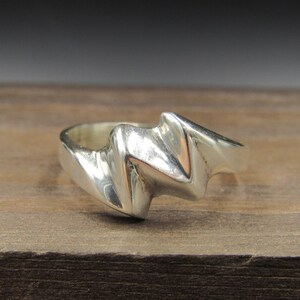 Size 6.75 Sterling Silver Odd Zig Zag Band Ring Vintage Statement Engagement Wedding Promise Anniversary Bridal Cocktail