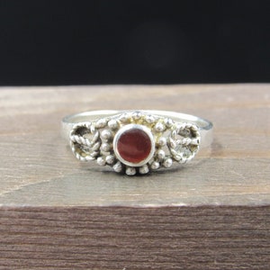 Size 8 Sterling Silver Tarnished Red Brown Inlay Band Ring