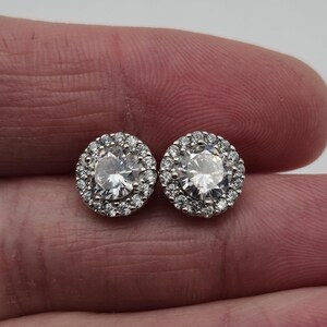 Sterling Silver Cubic Zirconia Halo Stud Earrings A2920