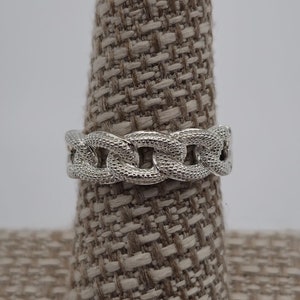 Size 7.25 Sterling Silver Textured Woven Cool Ring A2288