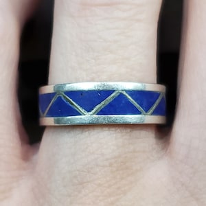 Size 7.5 Sterling Silver Triangle Pattern Lapis Lazuli Inlay Ring