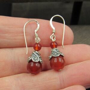 Sterling Silver Redish Glass Swirl Pattern Earrings Vintage Wedding Engagement Anniversary Beautiful Everyday Minimalist Cute