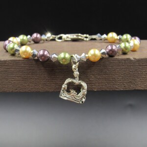 7" Sterling Silver Faux Pearls With Crown Charm Bracelet Vintage Elegant Beautiful Everyday Minimalist Statement Simple Unique Trendy