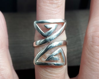 Size 5.5 Sterling Silver Unique Double Unique Swirls Ring