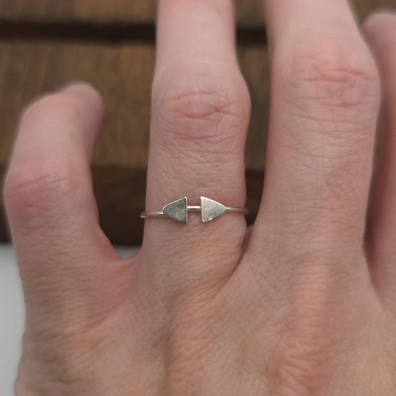Size 7 Sterling Silver Rustic Double Triangle Rin… - image 1