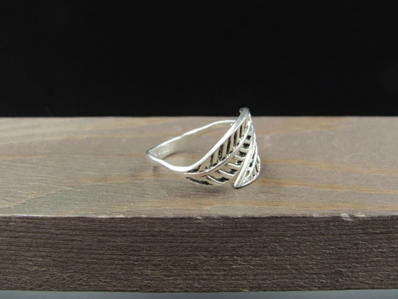 Size 9 Sterling Silver Leaf Nature Open Band Ring - image 2