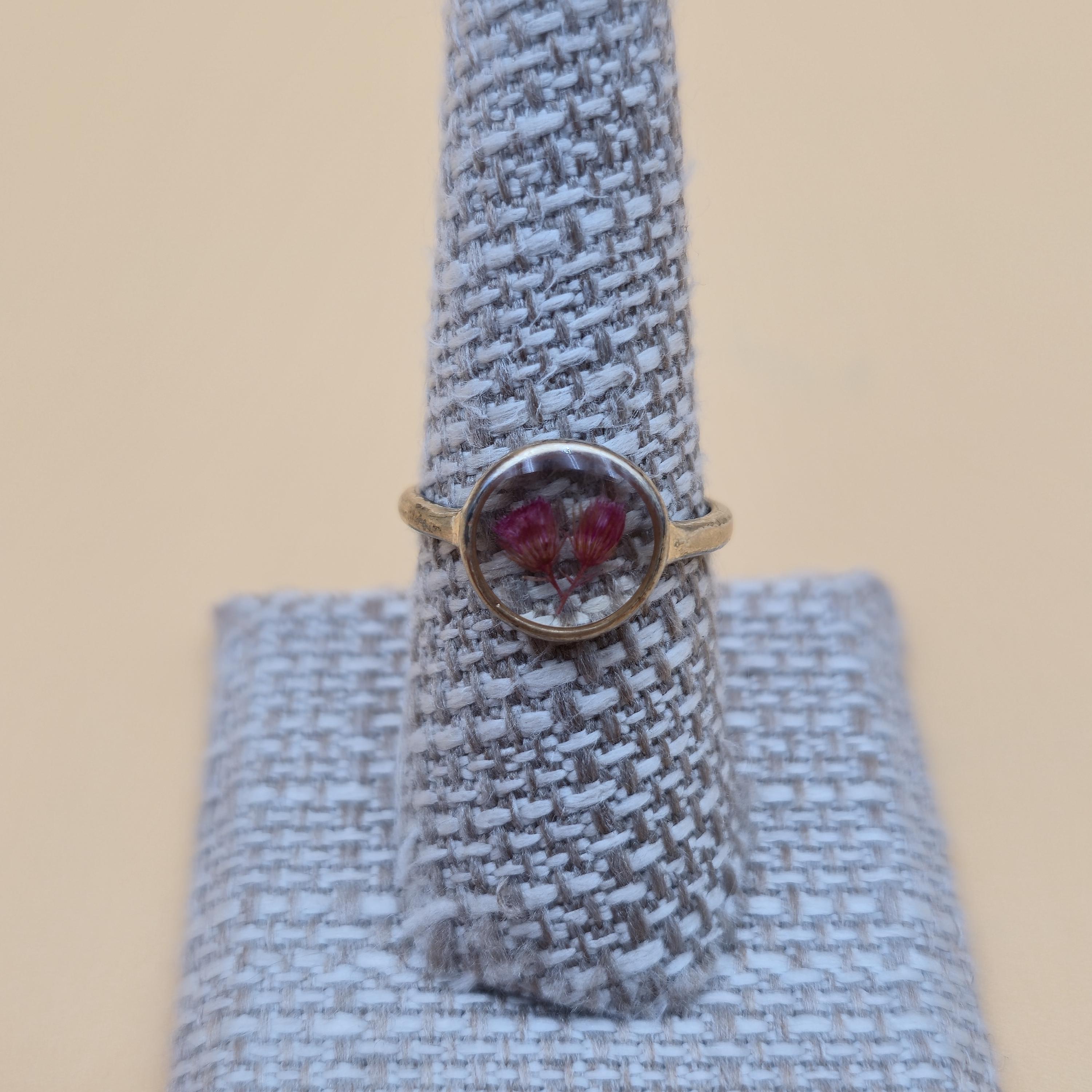 Size 8 Gold Tone Flowers in Resin CZ Inside Band Ring A5380 - Etsy