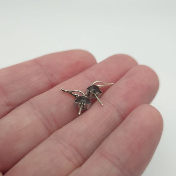 Sterling Silver Tiny Bird Stud Earrings A1368 - image 3