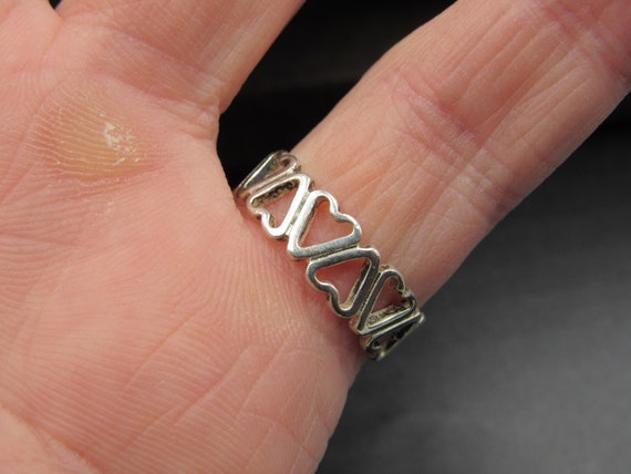 Size 6 Sterling Silver Odd Shape Hearts Band Ring… - image 3