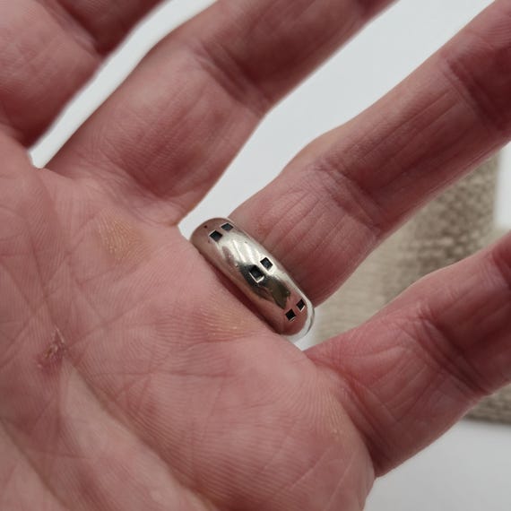 Size 7 Sterling Silver Odd Square Shape Pattern S… - image 3