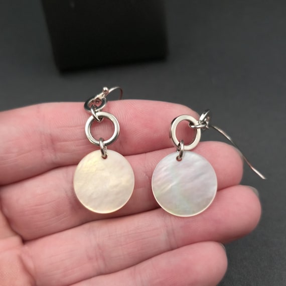 Silver Plated White Shell Disc Dangle Earrings A7… - image 3