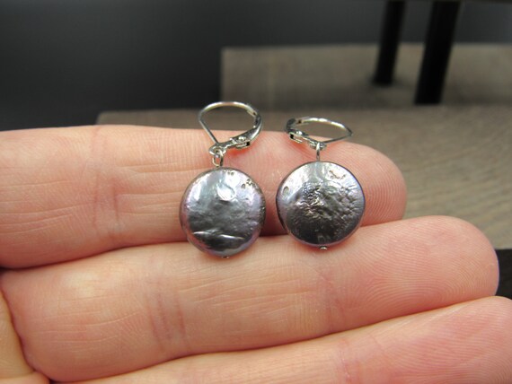 Sterling Silver Dark Circle Shell Drop Earrings V… - image 1