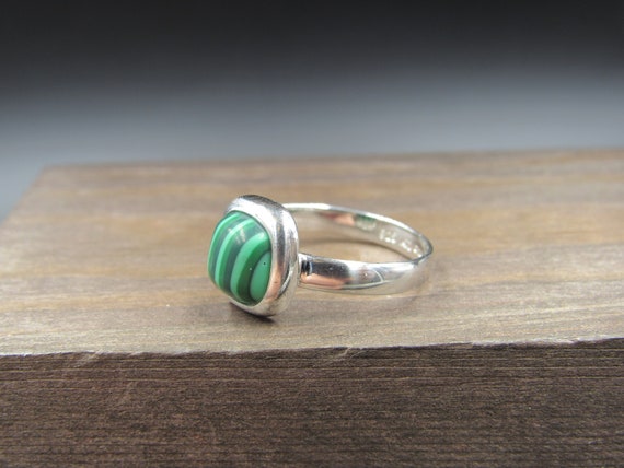 Size 7 Sterling Silver Simple Square Malachite St… - image 2