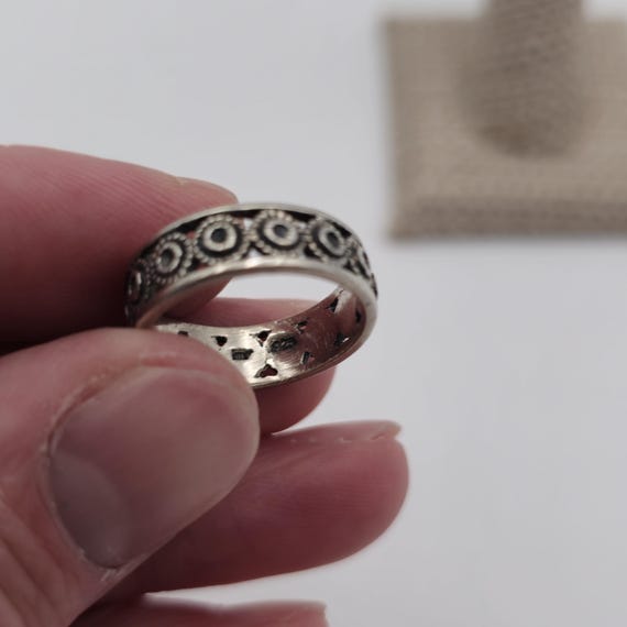 Size 7 Sterling Silver Odd Pattern Solid Ring A19… - image 5