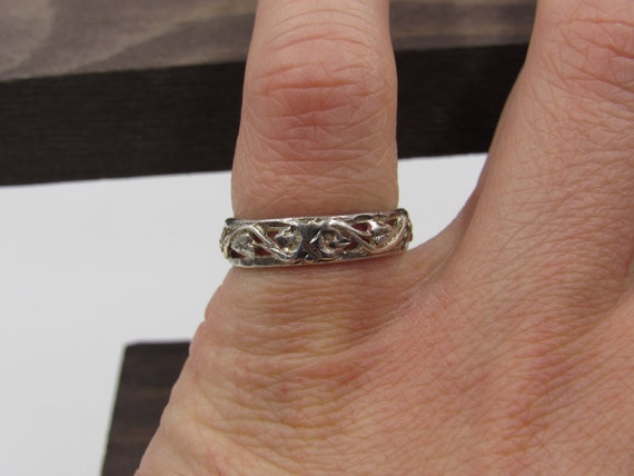 Size 6 Sterling Silver Rustic Floral Band Ring Vi… - image 2