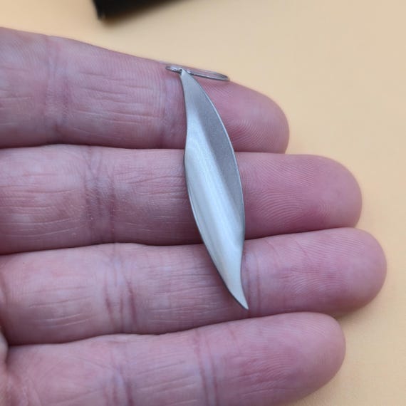 Sterling Silver Leaf Style Pattern Long Dangle Ea… - image 4