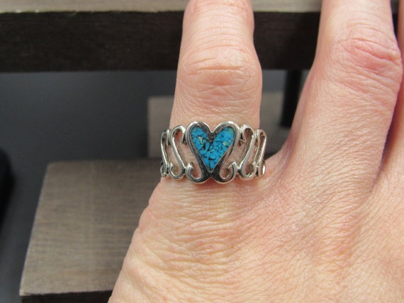 Vintage Size 6 Silver Tone Turquoise Chip Heart L… - image 3