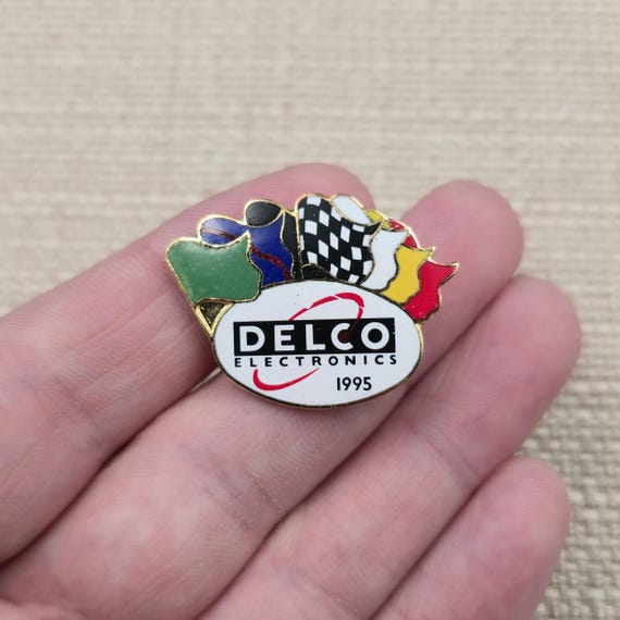 Vintage 1995 Delco Electronics Indy Car Racing Flags Enamel Lapel Hat Pin A7601