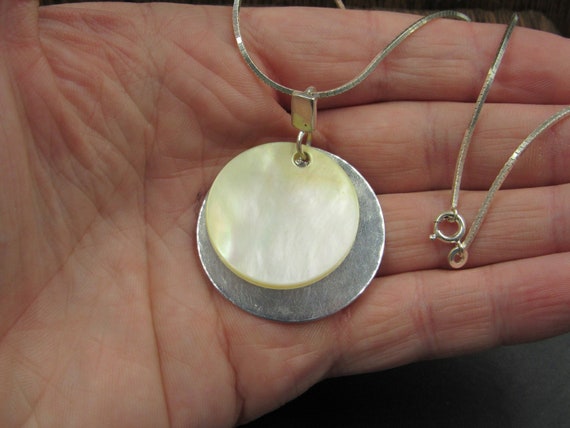 16" Sterling Silver Double Circle Shell Pendant N… - image 2