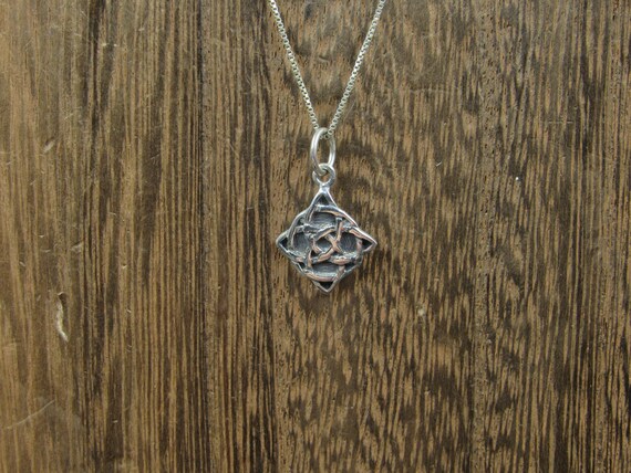 18" Sterling Silver Small Celtic Pattern Pendant … - image 1