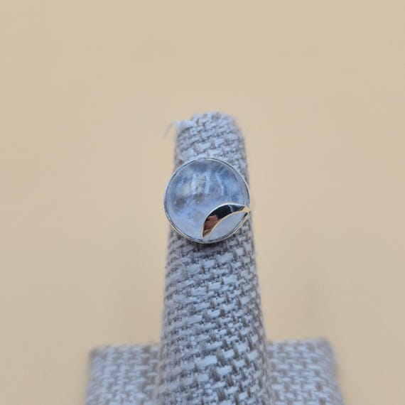 Size 4 Sterling Silver Unique Setting Moonstone P… - image 1