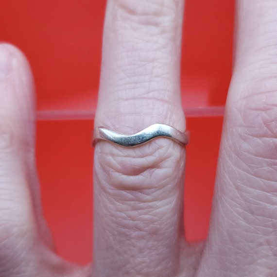 Size 6 925 Sterling Silver Cool Wavy Ring - image 2