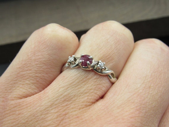 Size 7 Sterling Silver Rustic Rough Ruby And CZ G… - image 5