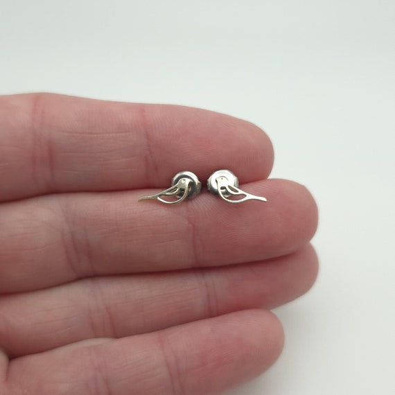 Sterling Silver Tiny Bird Stud Earrings A1368 - image 1
