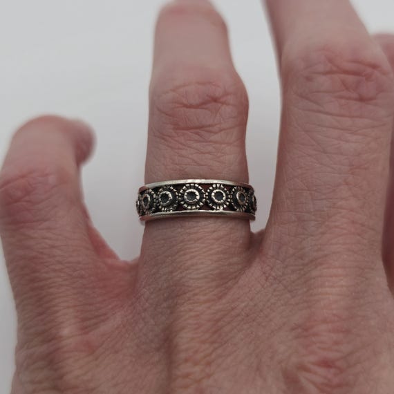 Size 7 Sterling Silver Odd Pattern Solid Ring A19… - image 3