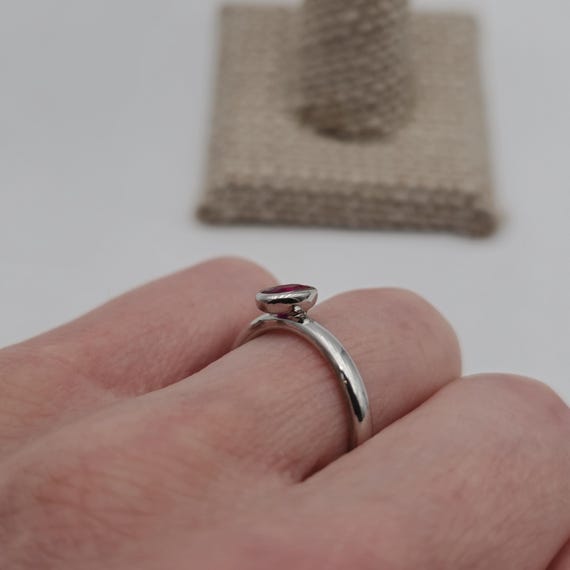 Size 8 Sterling Silver Oval Red Ruby Gemstone Rin… - image 5