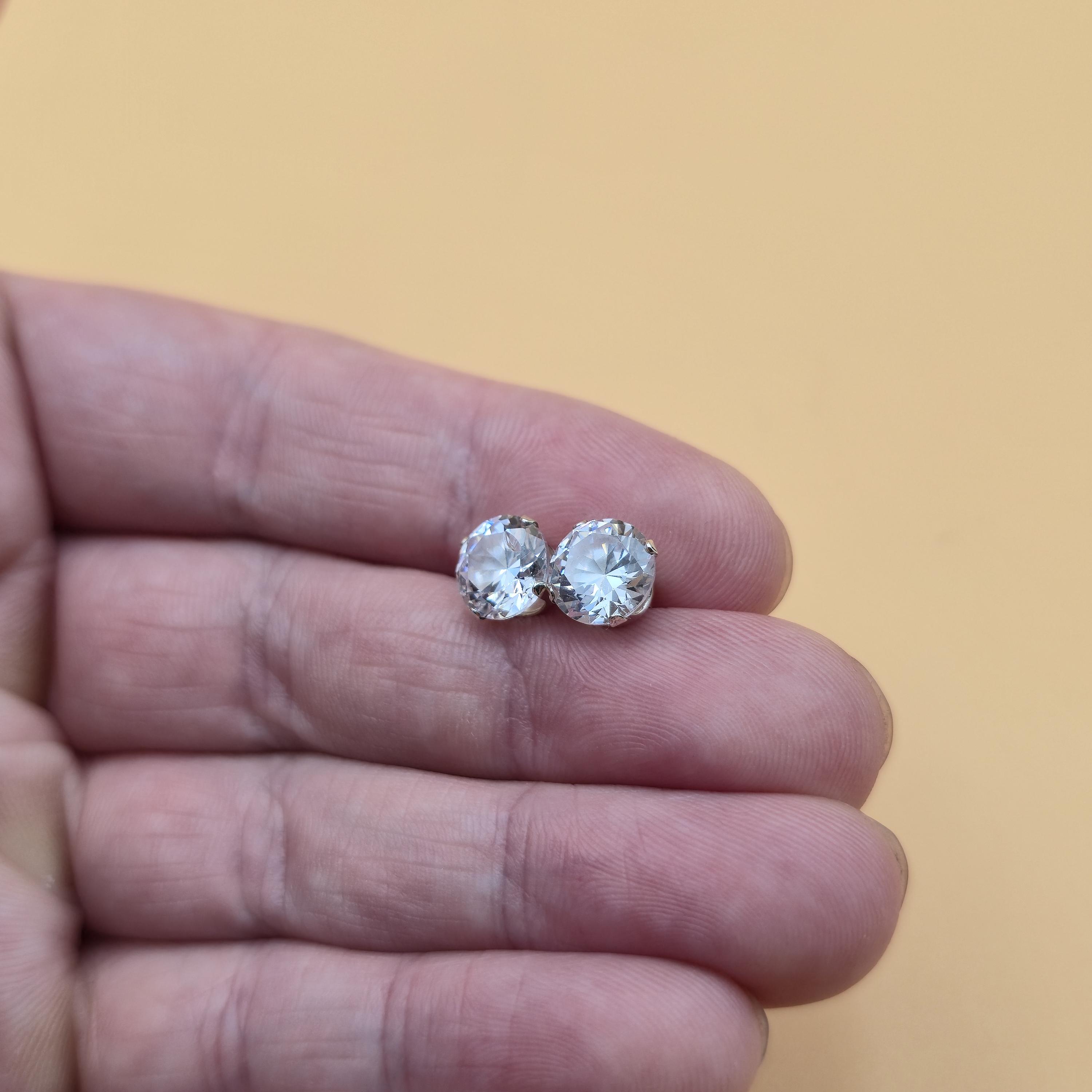 Argento Sterling Zirconia Cubica Nera Pietre 5 Petali Fiore Orecchini a