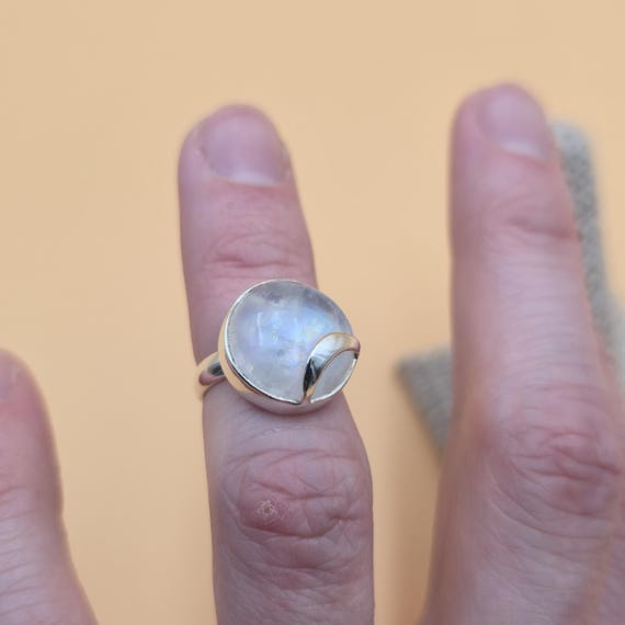 Size 4 Sterling Silver Unique Setting Moonstone P… - image 4