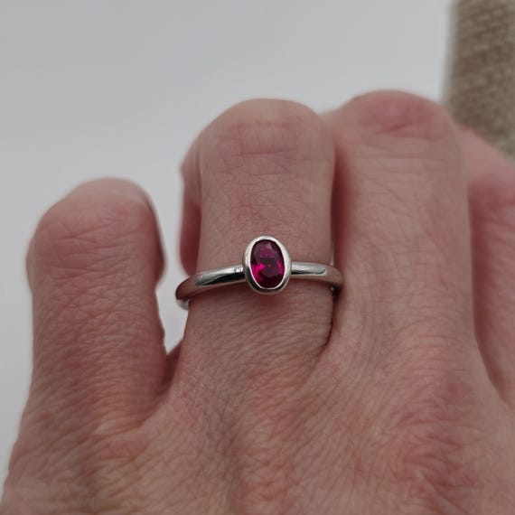 Size 8 Sterling Silver Oval Red Ruby Gemstone Rin… - image 4