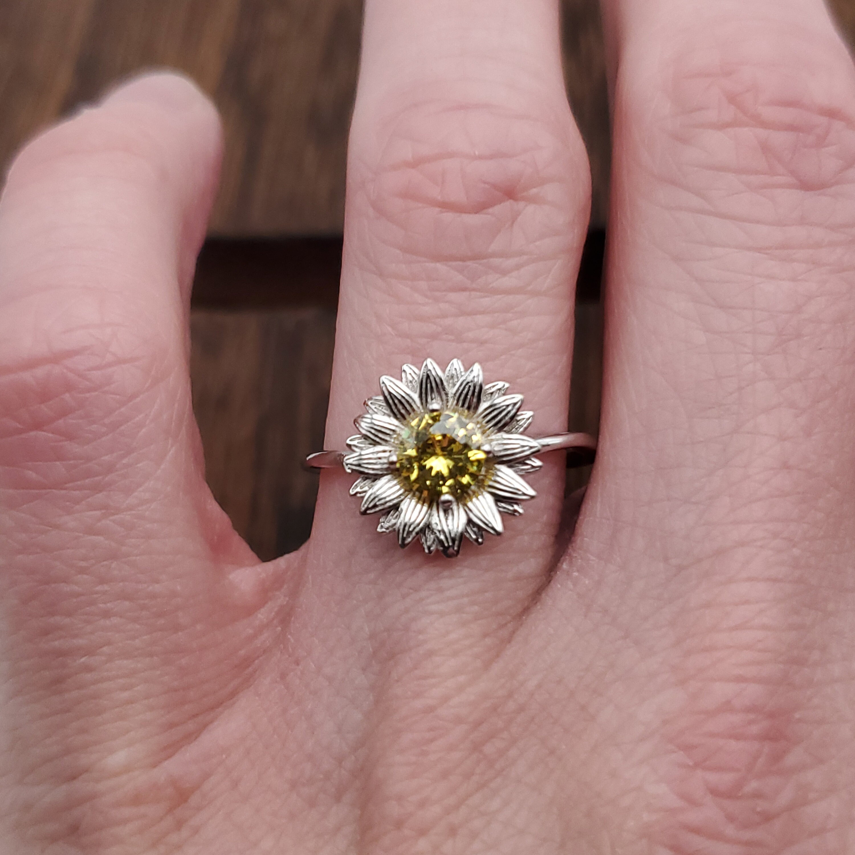 Size 7 925 Sterling Silver Brilliant Yellow Cubic Zirconia Flower