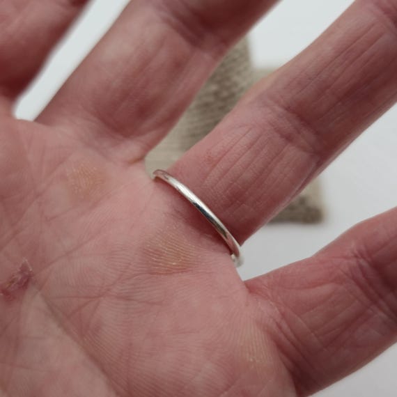 Size 8.75 Sterling Silver Thin Simple Ring A1760 - image 3