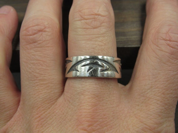 Size 10.25 Sterling Silver Tribal Pattern Cut Ban… - image 2