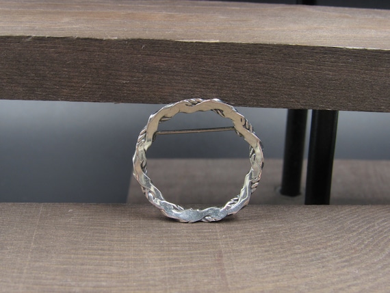 Sterling Silver Concave Circle Pattern Pin Brooch - image 1