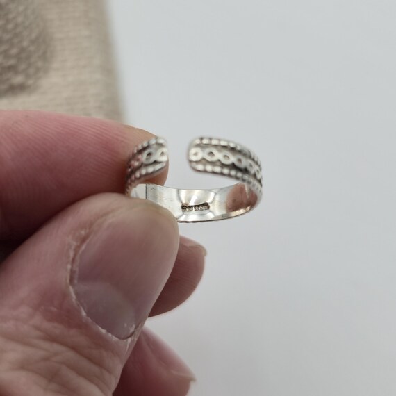 Size 4.75 Sterling Silver Rustic Pattern Open Ban… - image 4