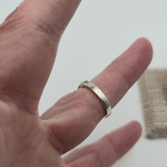 Size 4.75 Sterling Silver Solid Claddagh Band Rin… - image 4