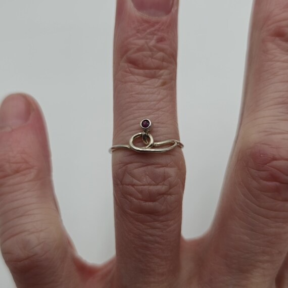 Size 5 Sterling Silver Handmade Small Ruby Gem Wi… - image 3